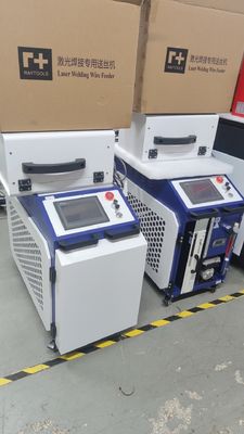 Raycus 1500W 2000W 3000W 手持ちレーザー溶接機 ユーザーフレンドリーな制御システム
