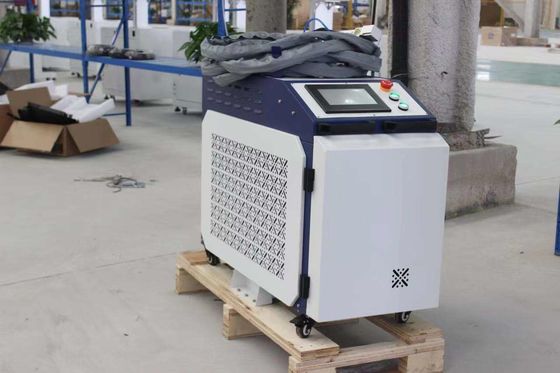 Raycus 1500W 2000W 3000W 手持ちレーザー溶接機 ユーザーフレンドリーな制御システム