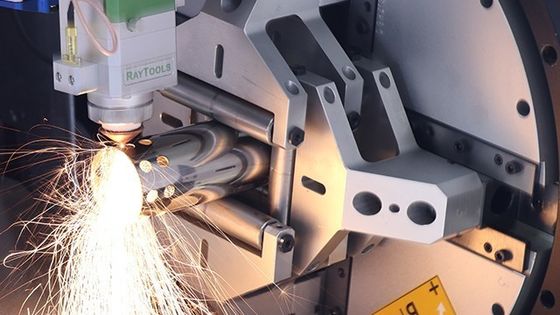パイプとチューブ産業のための先進1kw1.5kw2kw3kw4kwファイバーレーザー切削機械