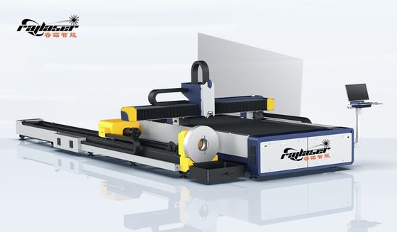 1500mm*3000mmの切断エリアとCypcut制御システムを持つレーザー切断機